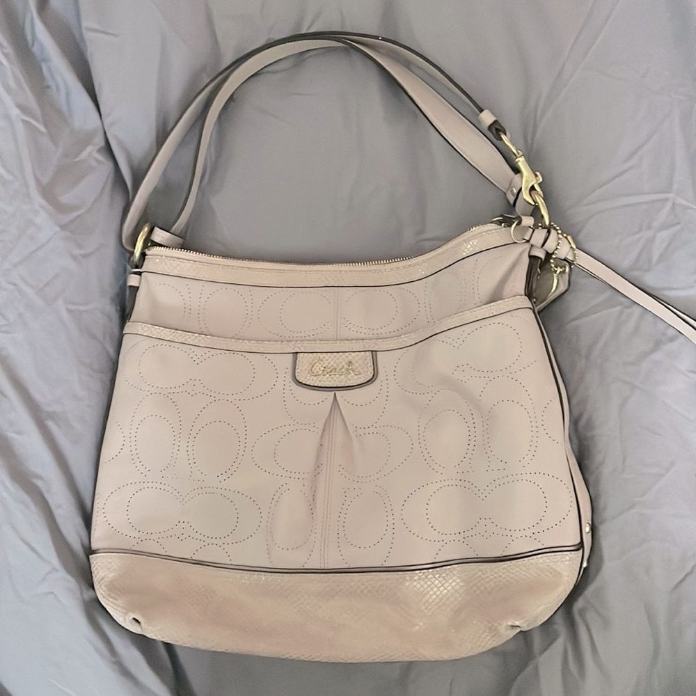 Coach Hobo purse. Pre-owned, minimal signs of use on bottom.
